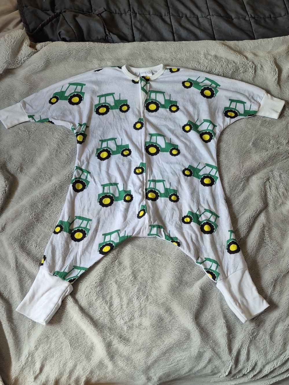 Sleeping Baby Flying Squirrel Pajamas Size Small 12-24mo